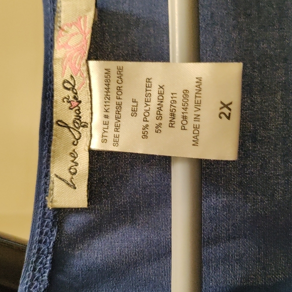 Clothes - Picture 9 of 11